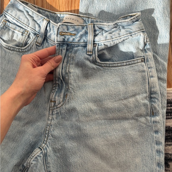 PacSun Women's Light Blue Straight Leg Jeans - Picture 4 of 7